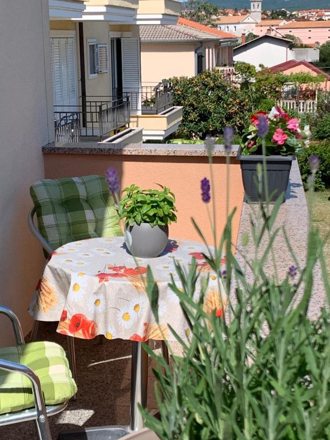 Apartment Close To Krk Town Centre Exterior photo